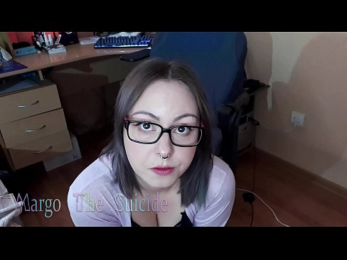 ❤️ Ragazza sexy con gli occhiali succhia il dildo profondamente sulla macchina fotografica ❌ Slutsal it.assay-define-smartlink.ru ❌️❤